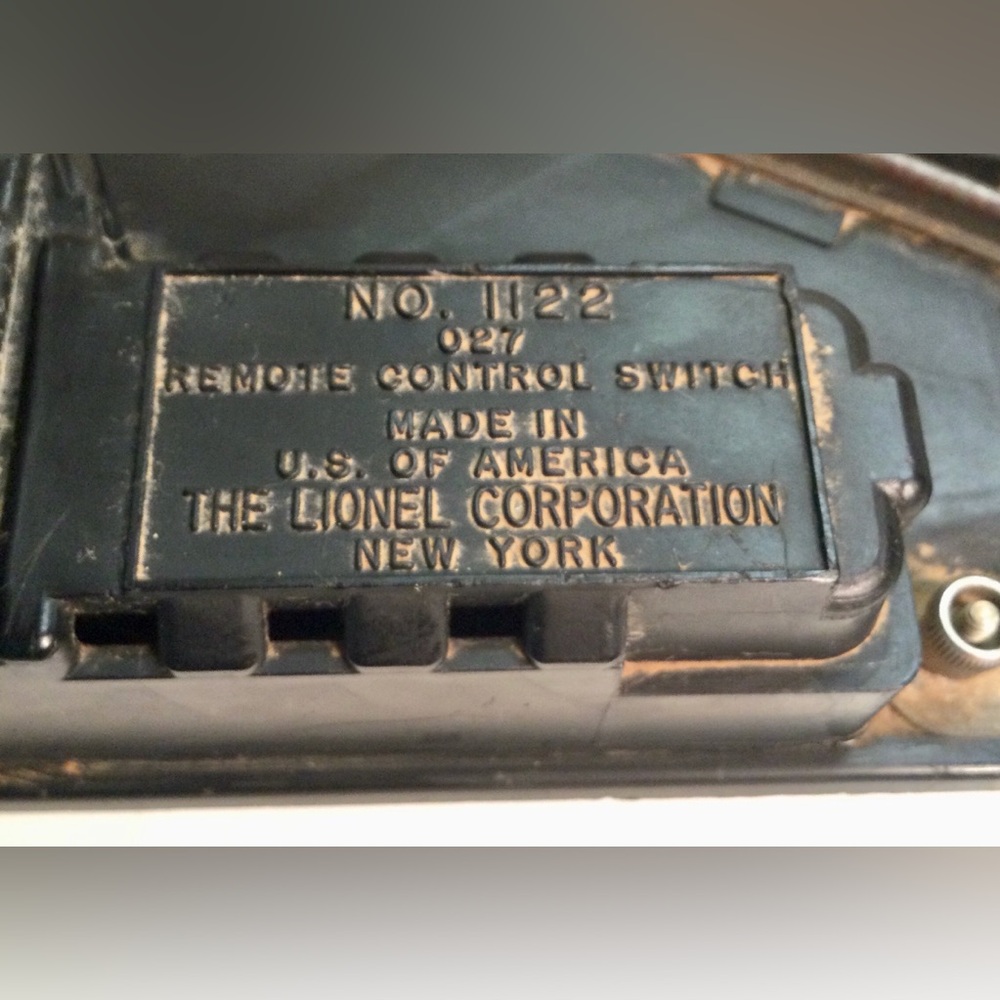 Lionel 1122 027 Right Train Switch with Switch Lantern - Picture 4 of 5